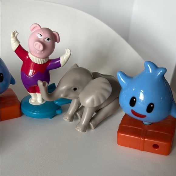 Blue and Purple Action Figures Playset NWOT - Picture 5 of 7